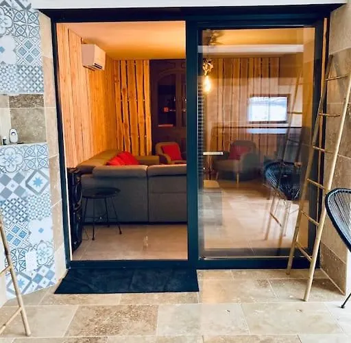 Dom wakacyjny Les Fougeres 12 Personnes Spa/sauna